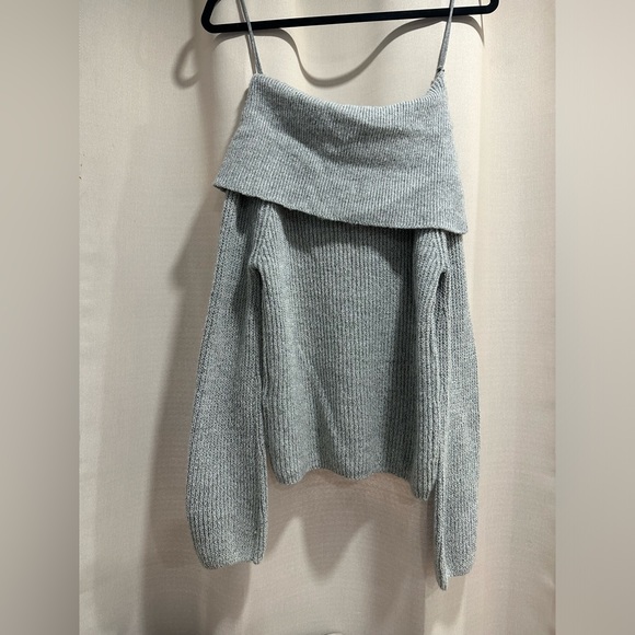 Off the shoulder sweater - Picture 1 of 2
